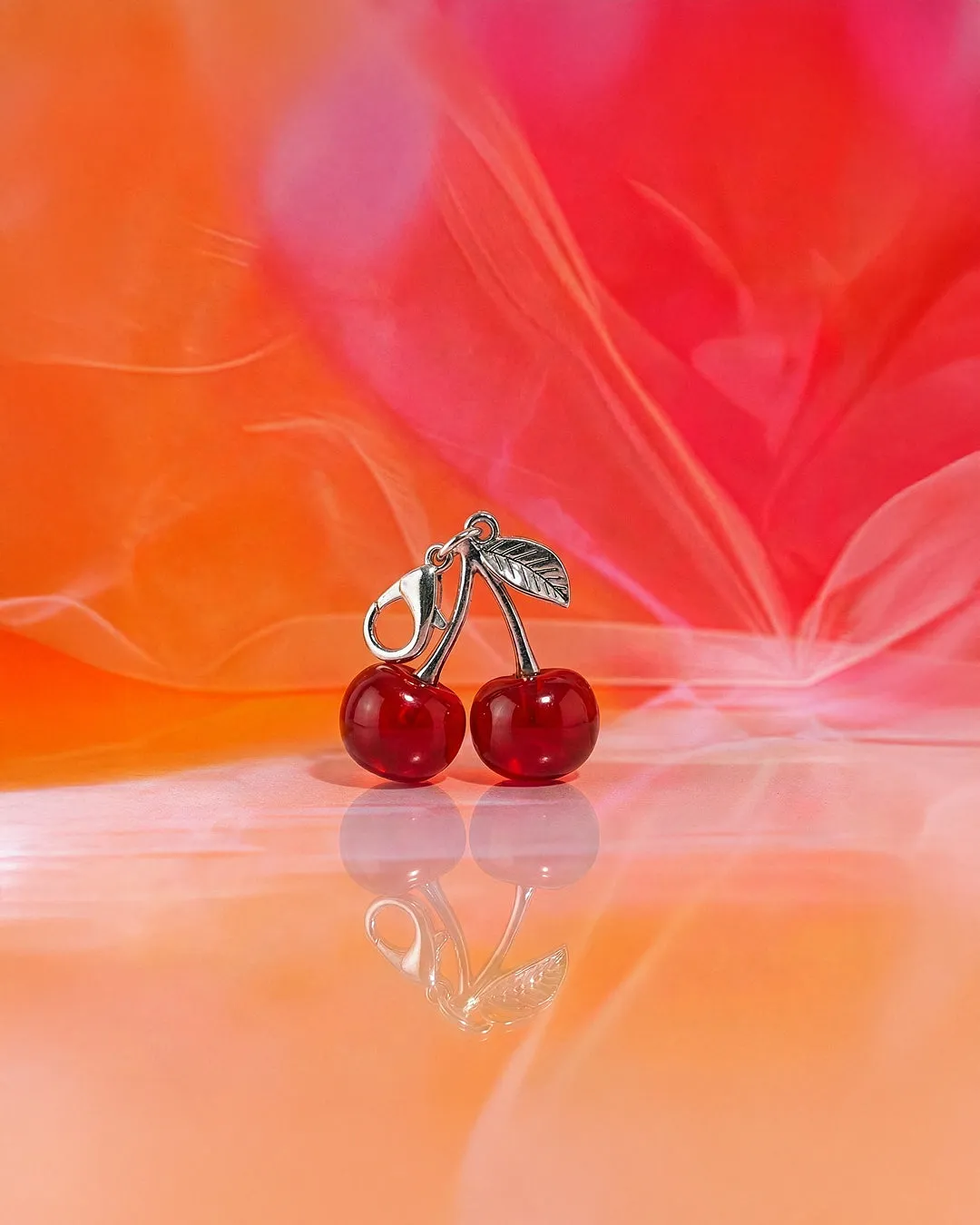 Merci Handy Chérie Cherry Charm Anhänger Handspray