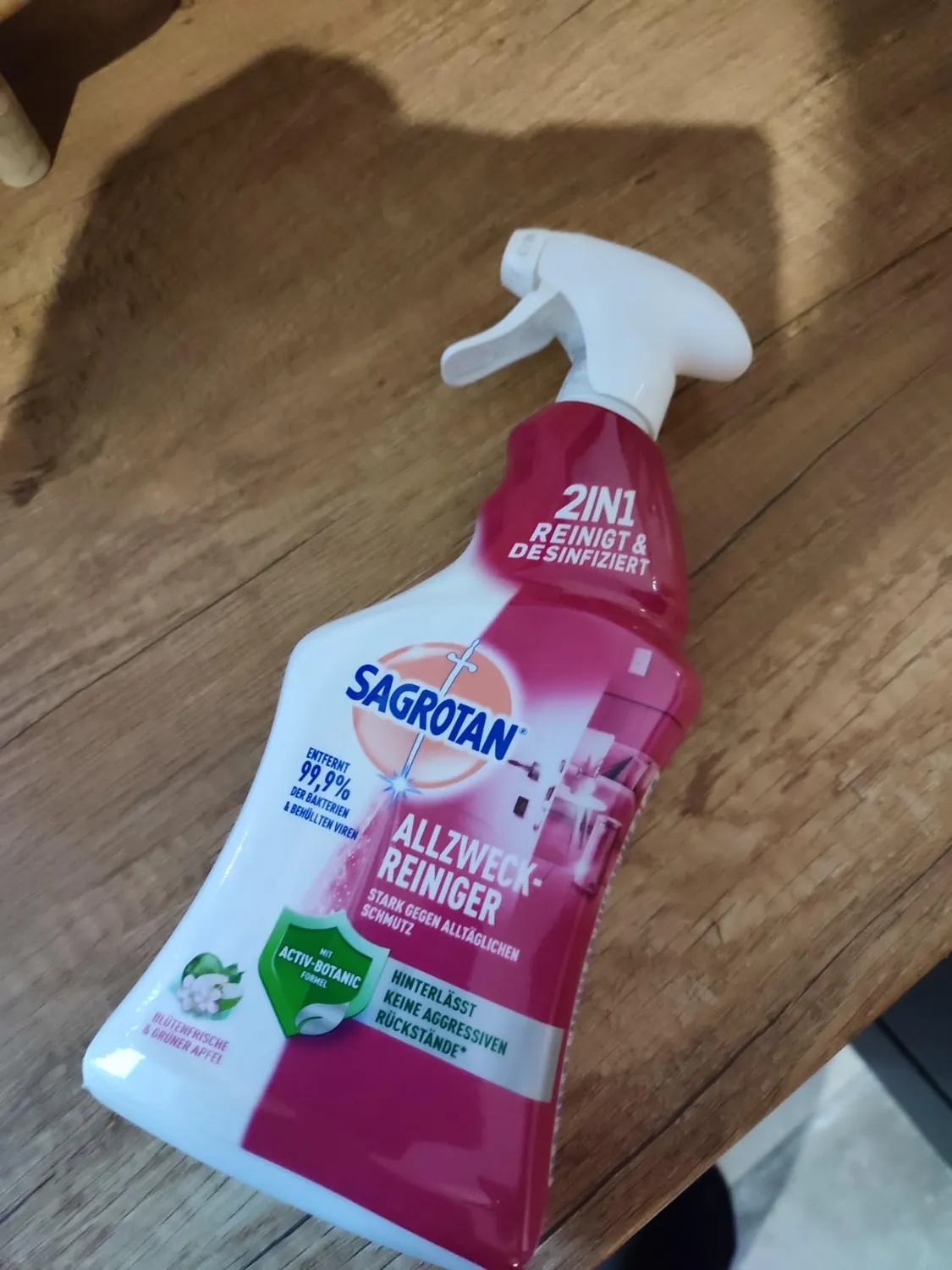 Sagrotan 2in1 Allzweck-Reiniger Spray 6x750 ml Apfel-Blüte